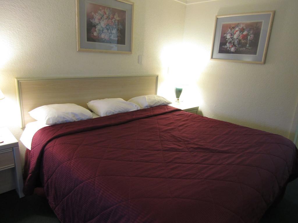 Austin Town Inn Austintown ภายนอก รูปภาพ